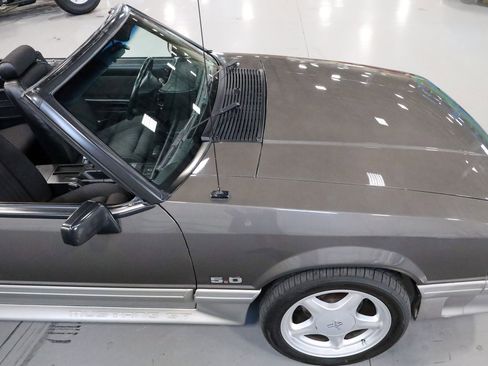 Used 1990 Ford Mustang GT RWD image 34