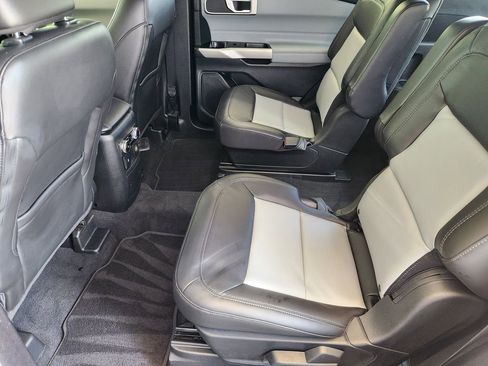 Used 2022 Ford Explorer XLT w/ Equipment Group 202A image 31