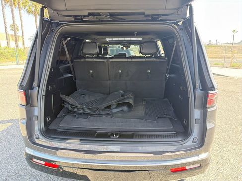 Used 2024 Jeep Wagoneer L 2WD w/ Premium Group I image 21