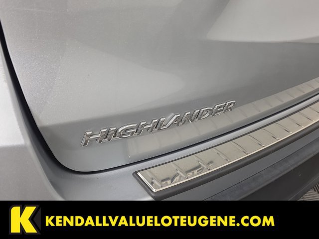 Used 2019 Toyota Highlander XLE w/ Protection Package #3 AWD/4WD image 11