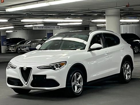 Used 2018 Alfa Romeo Stelvio Ti AWD/4WD image 3