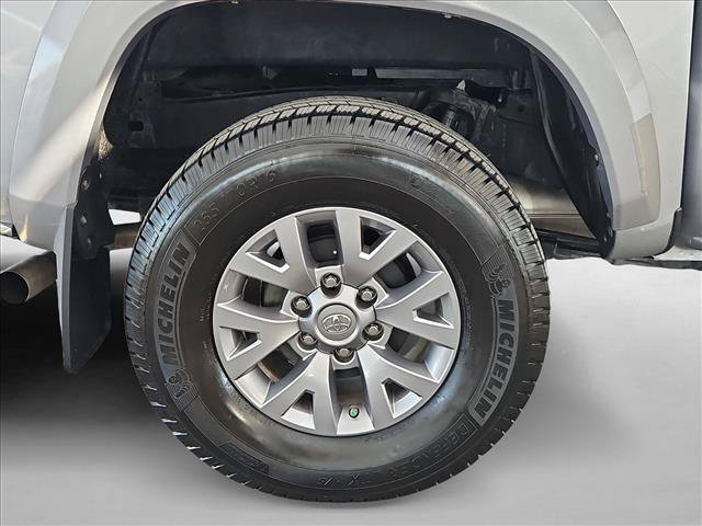 Used 2018 Toyota Tacoma SR5 RWD image 19