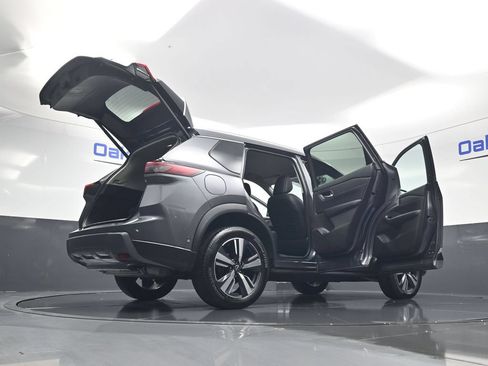 Used 2025 Nissan Rogue SL FWD image 59