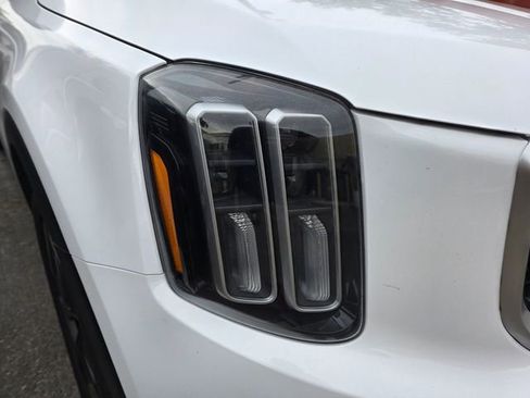 Certified 2024 Kia Telluride EX w/ EX Captain's Chair Package FWD image 4