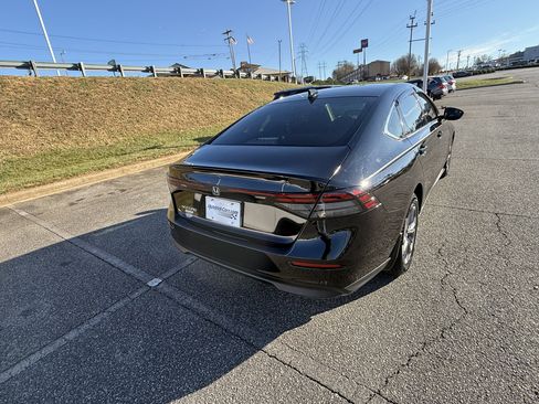 Used 2024 Honda Accord EX image 9