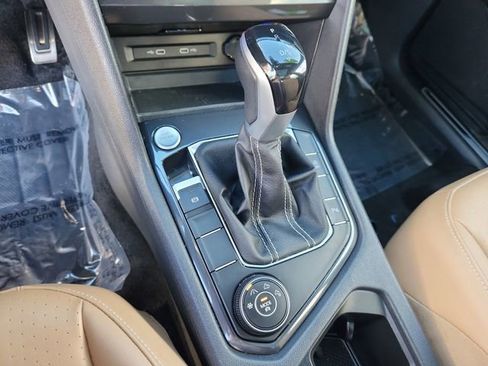 Certified 2024 Volkswagen Tiguan SE R-Line image 21