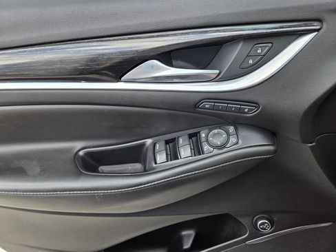 Used 2021 Buick Enclave Avenir w/ Avenir Technology Package FWD image 24