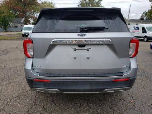 Used 2020 Ford Explorer XLT w/ Equipment Group 202A image 5