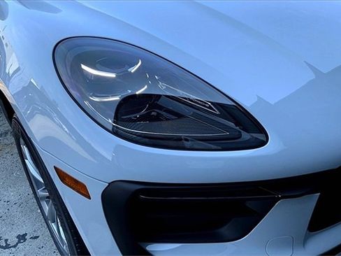 New 2025 Porsche Macan image 18