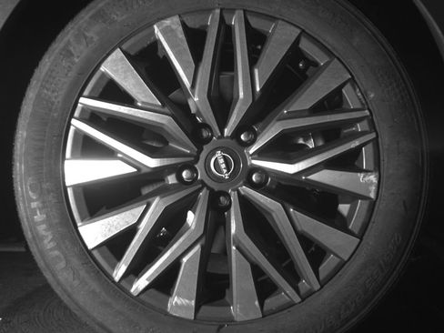 Used 2025 Nissan Altima 2.5 SV image 13