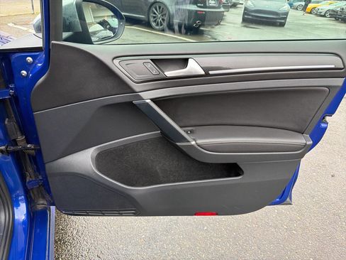 Used 2017 Volkswagen Golf R 4-Door image 22