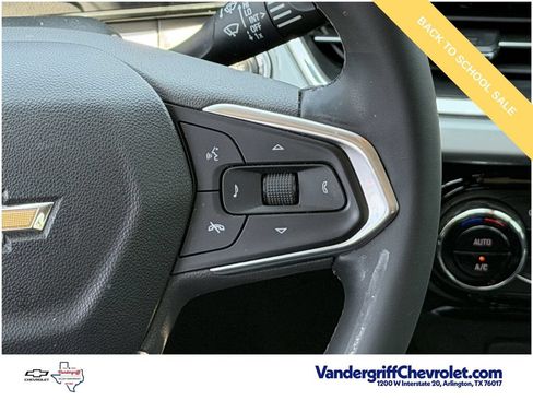 Used 2025 Chevrolet Trax LT w/ Driver Confidence Package FWD image 14