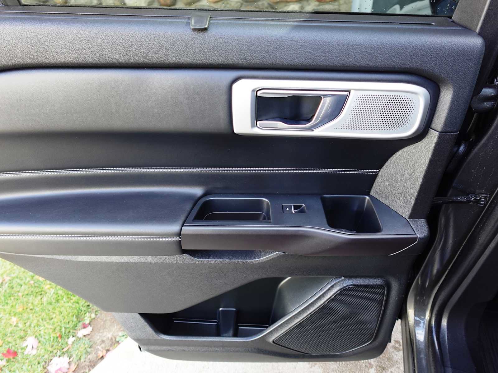 Used 2020 Ford Explorer ST w/ Premium Technology Package AWD/4WD image 25