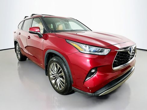 Used 2022 Toyota Highlander Platinum AWD/4WD image 3