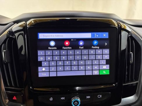 Used 2023 Chevrolet Traverse RS AWD/4WD image 58