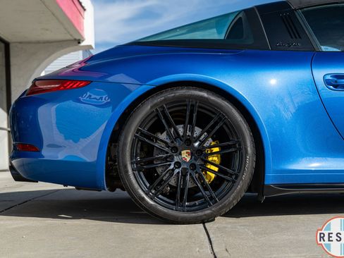 Used 2015 Porsche 911 Targa 4S image 30
