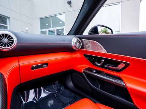 Used 2022 Mercedes-Benz SL 63 AMG 4MATIC image 49