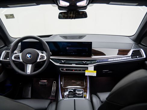 New 2026 BMW X5 xDrive40i w/ M Sport Package image 10