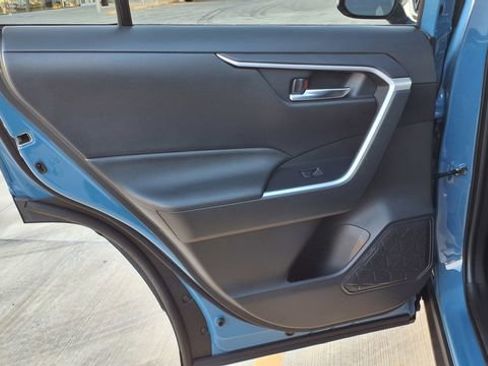 Used 2024 Toyota RAV4 SE image 14