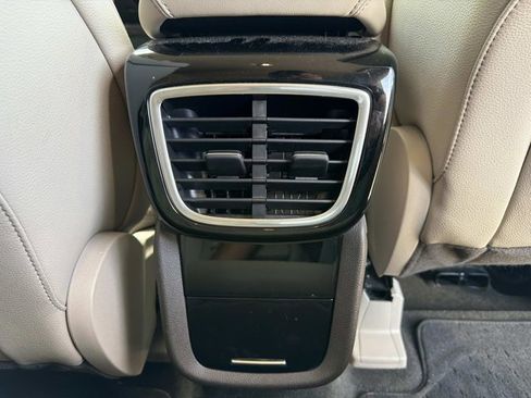 Certified 2023 Lincoln Nautilus AWD image 25