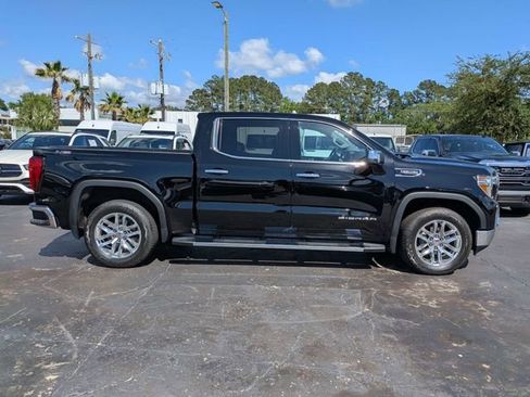Used 2022 GMC Sierra 1500 SLT w/ SLT Premium Plus Package AWD/4WD image 4