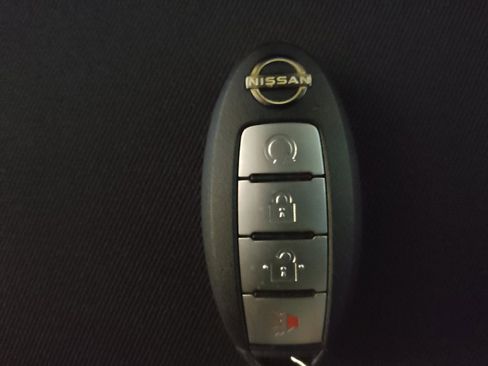 Used 2022 Nissan Pathfinder SV FWD image 32