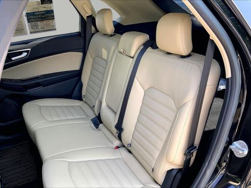 Used 2017 Ford Edge SEL w/ Equipment Group 201A AWD/4WD image 21