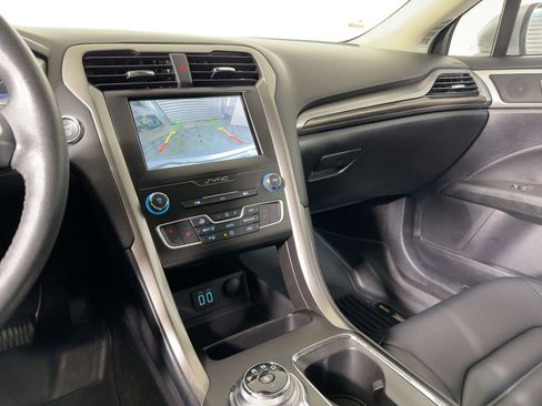 Used 2019 Ford Fusion SEL image 24