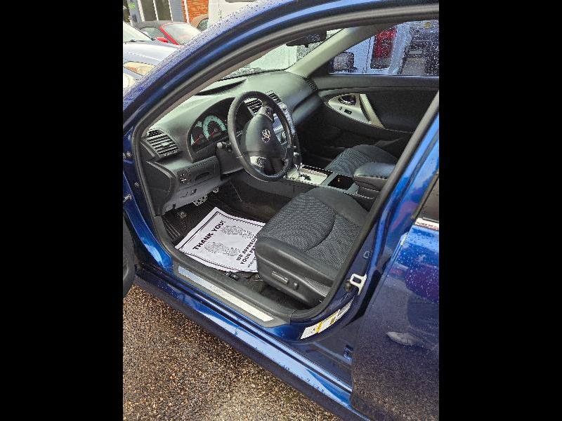 Used 2011 Toyota Camry SE w/ SE Extra-Value Pkg #1 FWD image 9