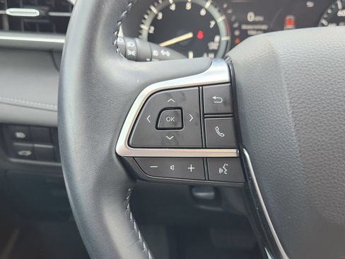 Used 2021 Toyota Highlander XLE FWD image 31