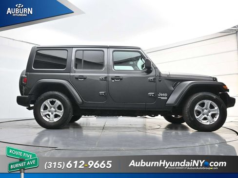 Used 2019 Jeep Wrangler Unlimited Sport S AWD/4WD image 21