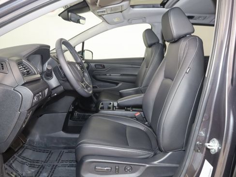 Used 2023 Honda Odyssey EX-L image 11