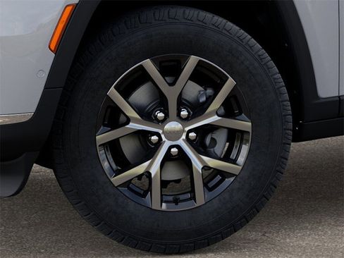 New 2025 Jeep Grand Cherokee L Limited image 8