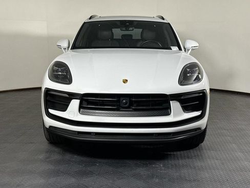 Certified 2024 Porsche Macan AWD/4WD image 10