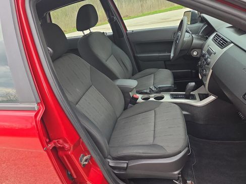 Used 2010 Ford Focus SE image 15
