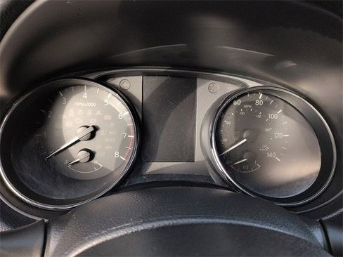 Used 2018 Nissan Rogue SV image 21