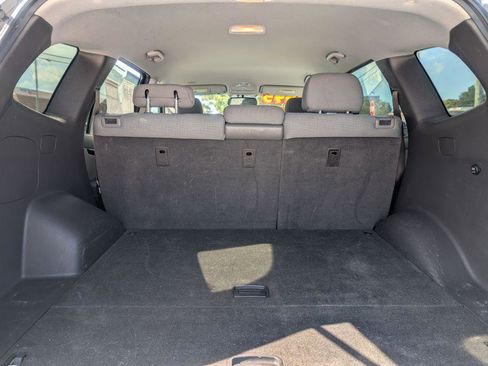 Used 2012 Hyundai Santa Fe GLS image 11