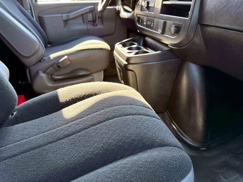 Used 2024 GMC Savana 2500 w/ Driver Convenience Package image 10