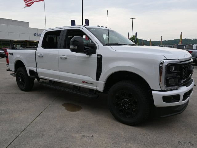 Used 2025 Ford F350 Lariat w/ Lariat Ultimate Package AWD/4WD image 17