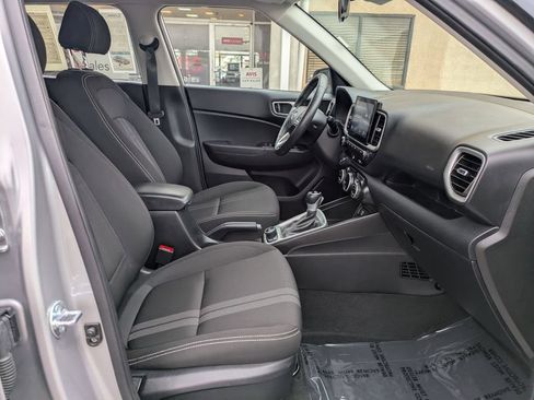 Used 2025 Hyundai Venue SEL FWD image 37