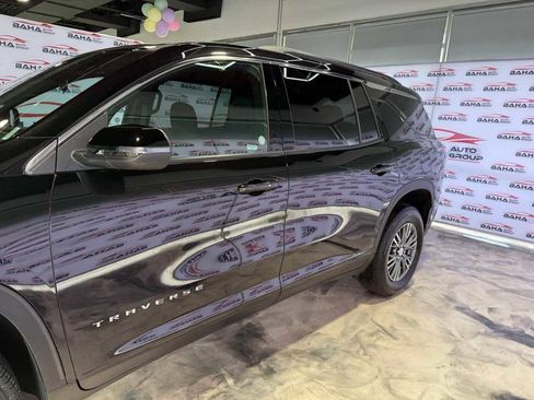 Used 2026 Chevrolet Traverse LT image 6