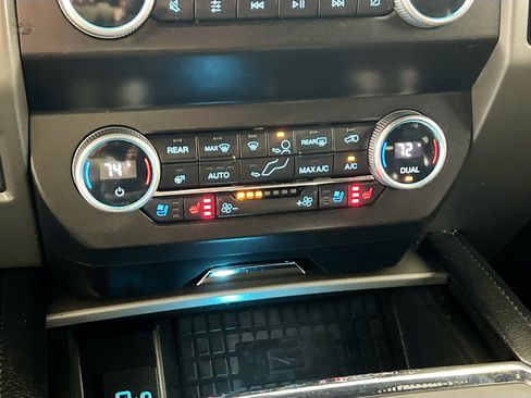 Used 2021 Ford Expedition XLT RWD image 26