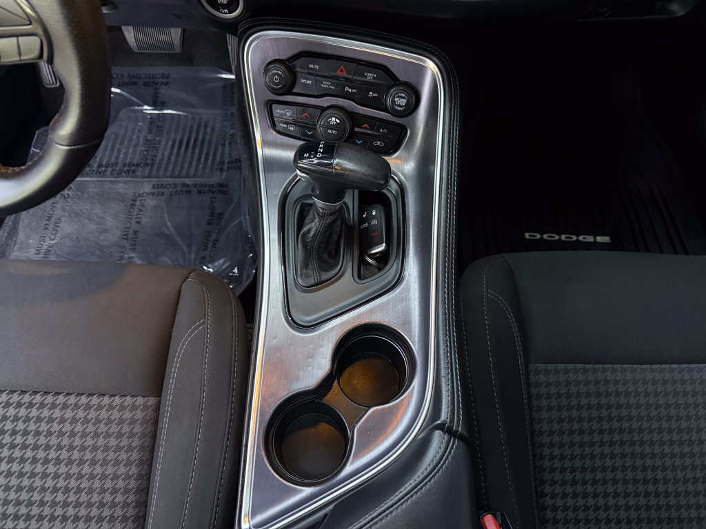 Used 2018 Dodge Challenger R/T w/ Driver Convenience Group RWD image 20
