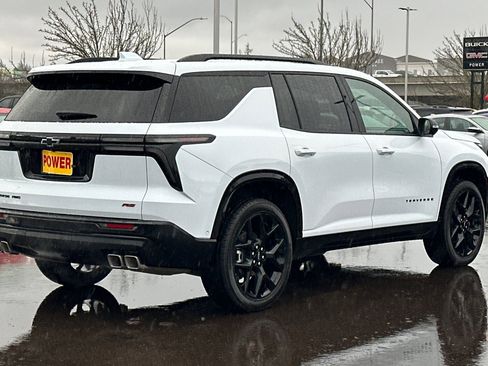 Used 2026 Chevrolet Traverse RS image 4