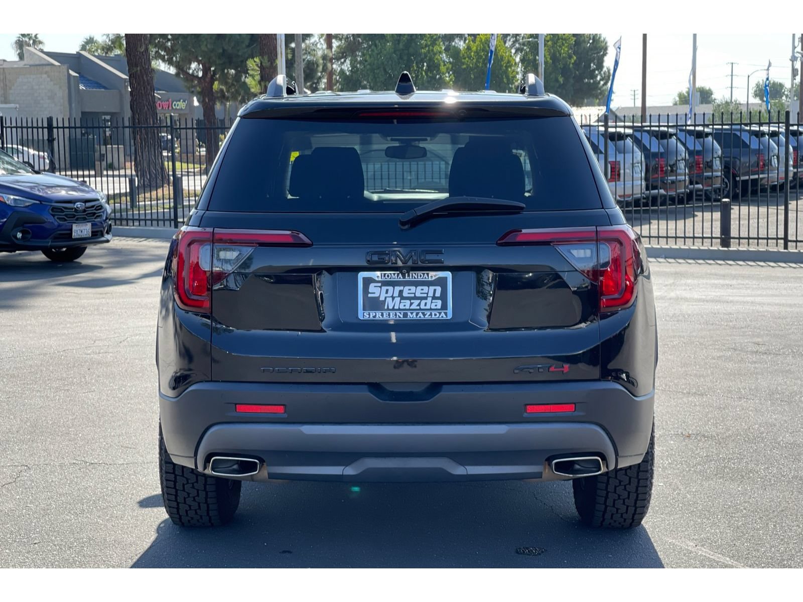 Used 2021 GMC Acadia AT4 w/ Technology Package AWD/4WD image 5
