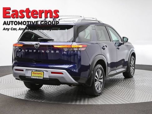 Used 2023 Nissan Pathfinder SL AWD/4WD image 4