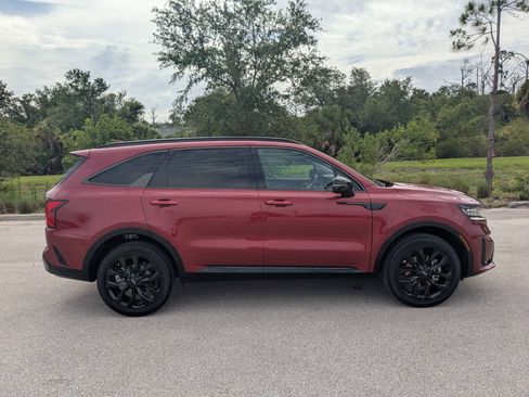 Certified 2023 Kia Sorento SX AWD/4WD image 4