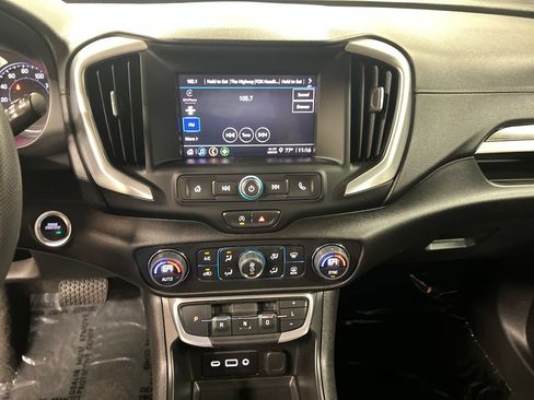 Certified 2023 GMC Terrain SLE w/ Driver Convenience Package AWD/4WD image 23