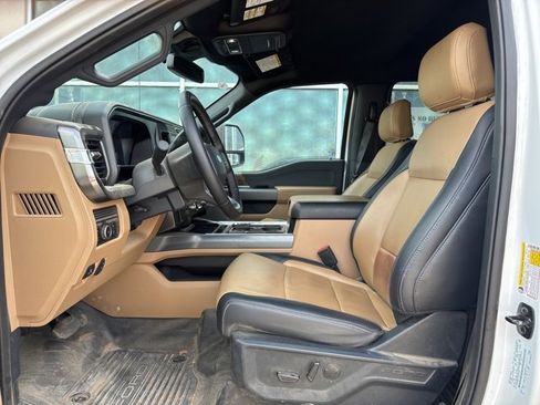 Used 2025 Ford F250 Lariat w/ Tremor Off-Road Package image 5