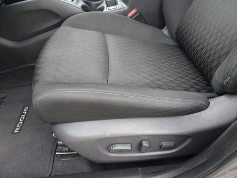 Used 2020 Nissan Rogue SV AWD/4WD image 9